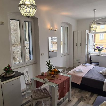 Old Square View Apartment Split Dış mekan fotoğraf